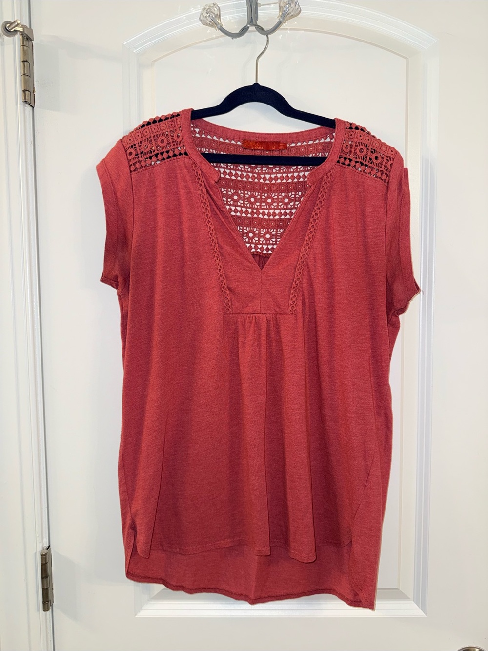 prAna knit back/Lace-Yoke V-Neck Top in Terracotta (m)
